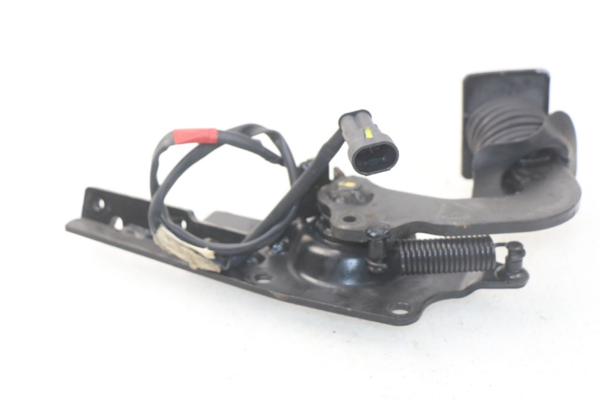 photo de PEDAL DE FRENO PIAGGIO MP3 LT 400 (2007 - 2012)