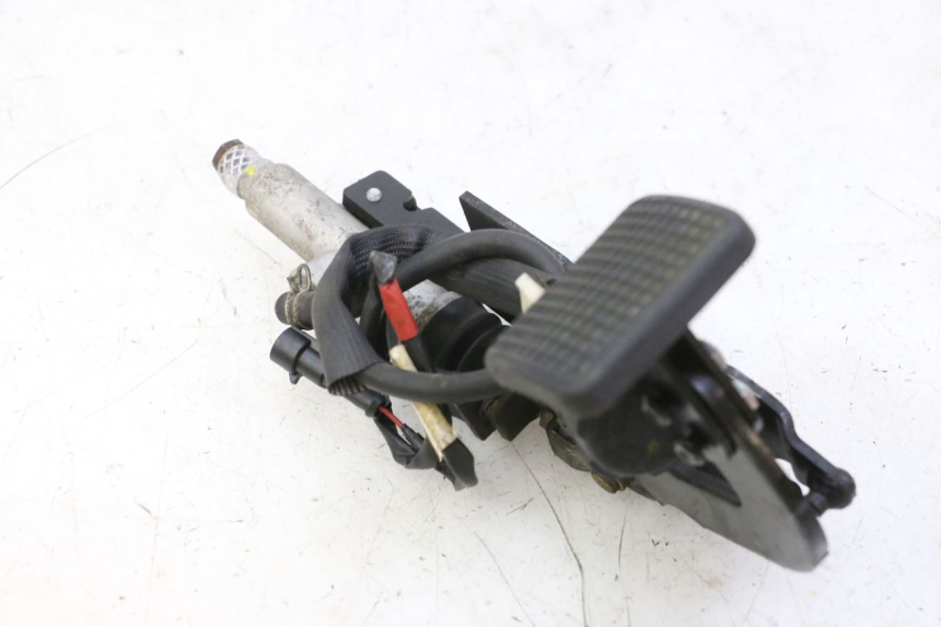 photo de PEDAL DE FRENO PIAGGIO MP3 RL 250 (2007 - 2010)