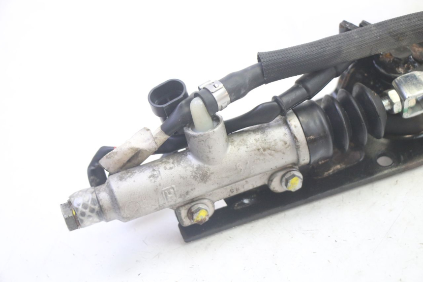 photo de PEDAL DE FRENO PIAGGIO MP3 RL 250 (2007 - 2010) - Detalle de la pieza
