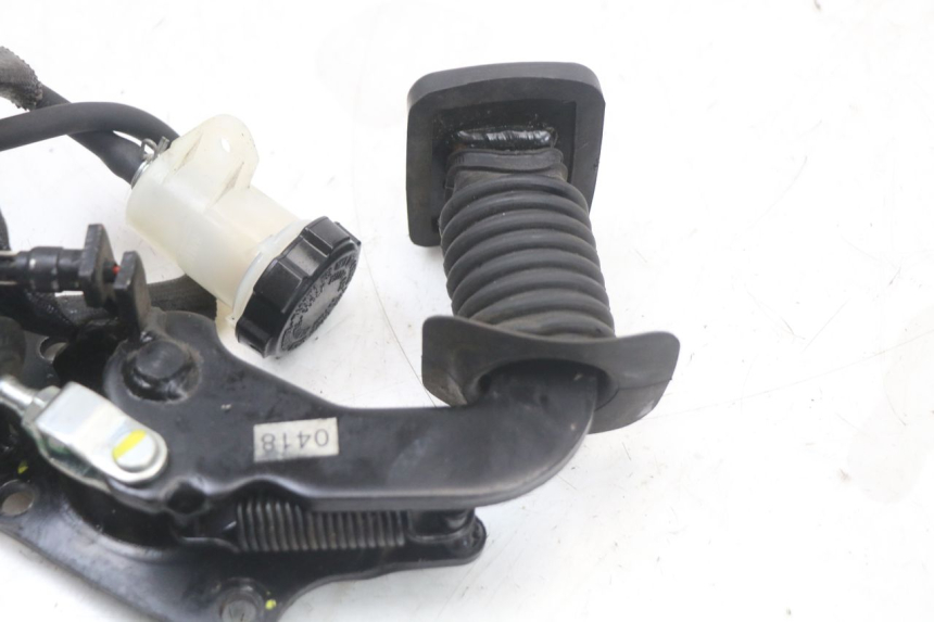 photo de PEDAL FRENO PIAGGIO MP3 HPE 350 (2018 - 2020)