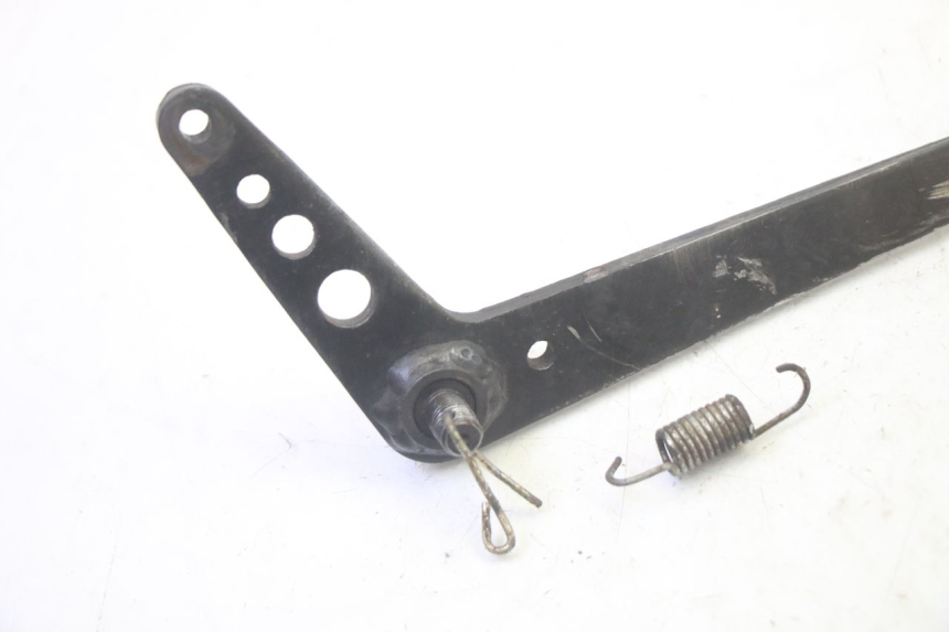 photo de PEDAL FRENO YAMAHA TTR 125 (2000 - 2020) - Primer plano técnico