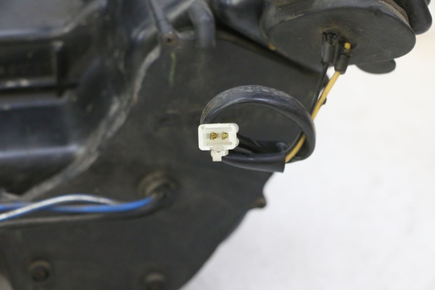 photo de FARO DELANTERO QUADRO 4 4D 350 (2015 - 2018)