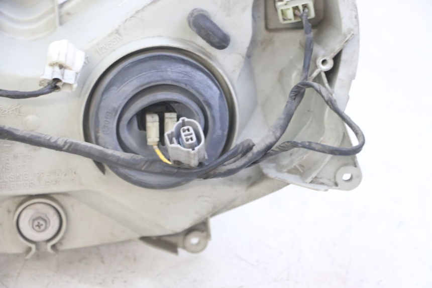 photo de FARO DELANTERO SUZUKI BURGMAN 125 (2007 - 2014)