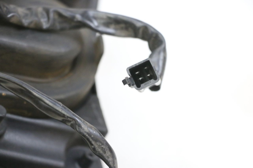 photo de FARO DELANTERO KSR CODE 125 (2018 - 2020) - Detalles de los puntos de fijación