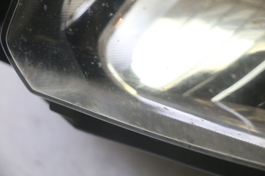 photo de FARO DELANTERO SUZUKI DL V STROM 1000 (2002 - 2007) - Estado de la superficie y material