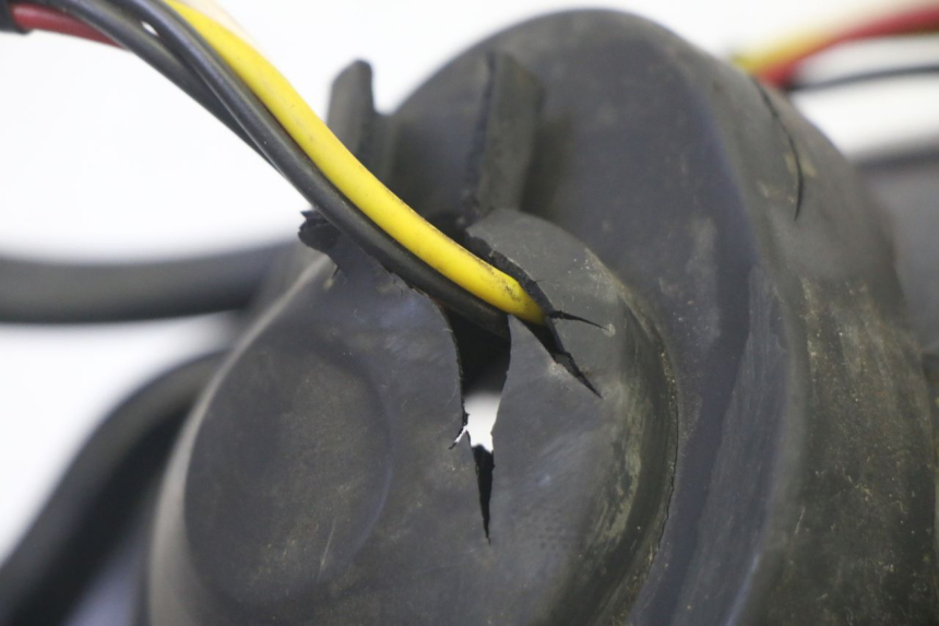 photo de FARO DELANTERO DERECHA ADIVA AD3 300 (2014 - 2020)