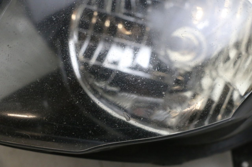 photo de FARO DELANTERO YAMAHA FJR ABS 1300 (2006 - 2012) - Estado de la superficie y material