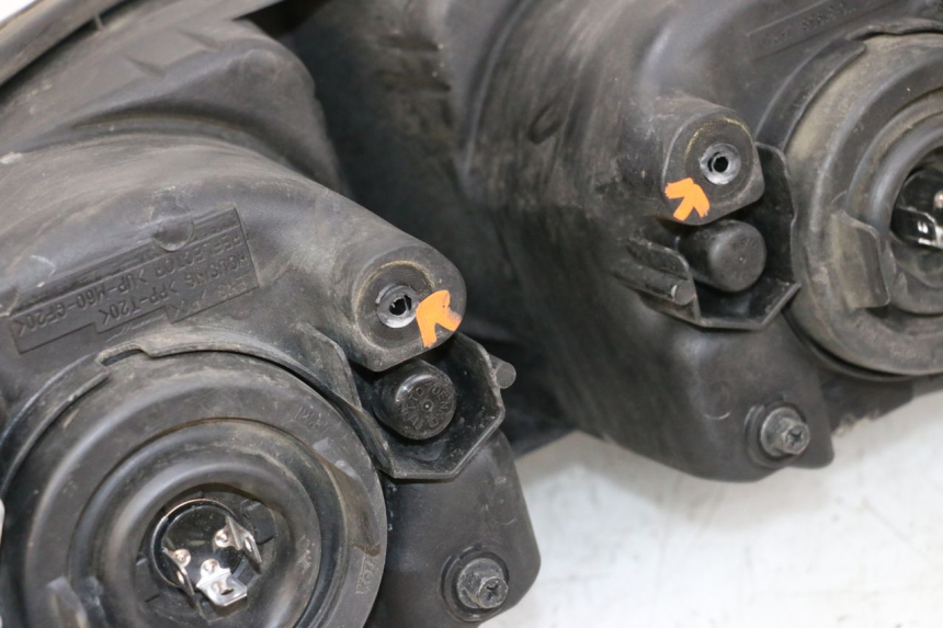 photo de FARO DELANTERO YAMAHA FJR ABS 1300 (2006 - 2012) - Detalles de los puntos de fijación