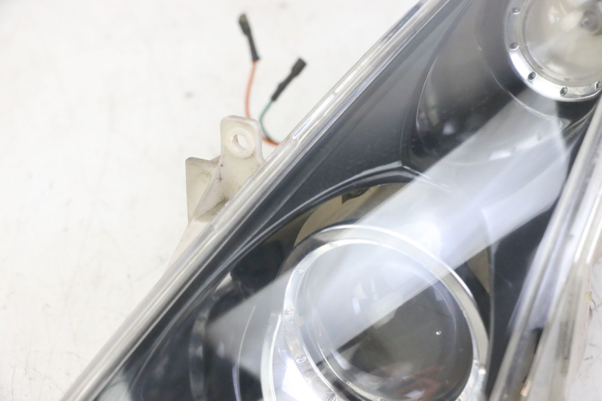 photo de FARO DELANTERO IZQUIERDA PEUGEOT JET FORCE CARBU 50 (2003 - 2016)