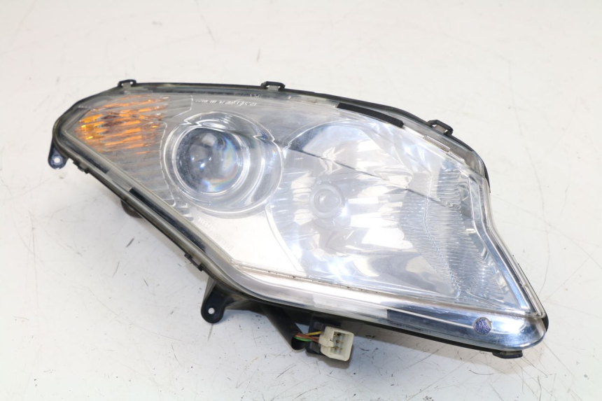 photo de FARO DELANTERO IZQUIERDA PEUGEOT SATELIS 125 (2010 - 2012)