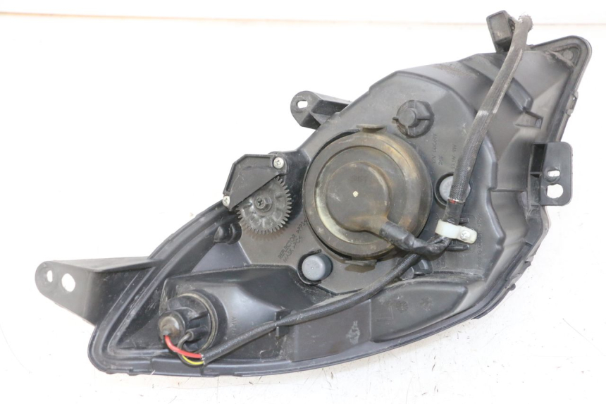 photo de FARO DELANTERO IZQUIERDA PEUGEOT SATELIS 125 (2013 - 2018)