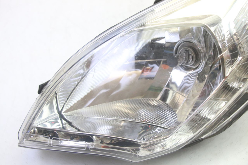 photo de FARO DELANTERO IZQUIERDA PEUGEOT SATELIS 125 (2010 - 2012)