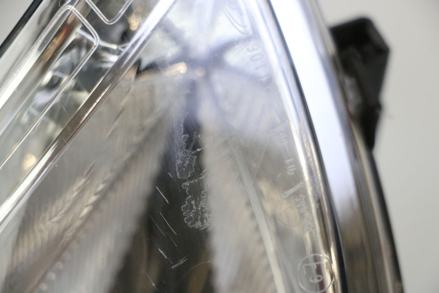 photo de FARO DELANTERO IZQUIERDA PEUGEOT SATELIS 125 (2013 - 2018)