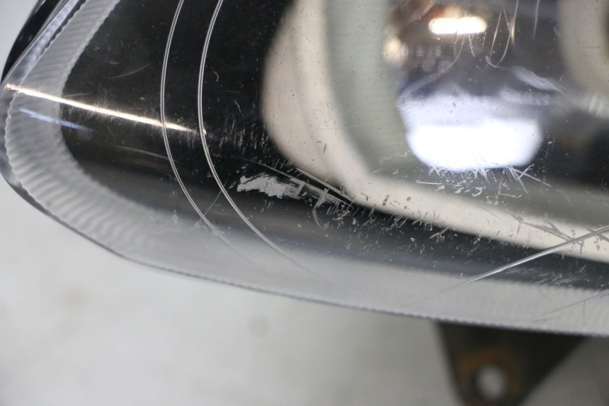 photo de FARO DELANTERO IZQUIERDA YAMAHA TZR 50 (2008 - 2016)