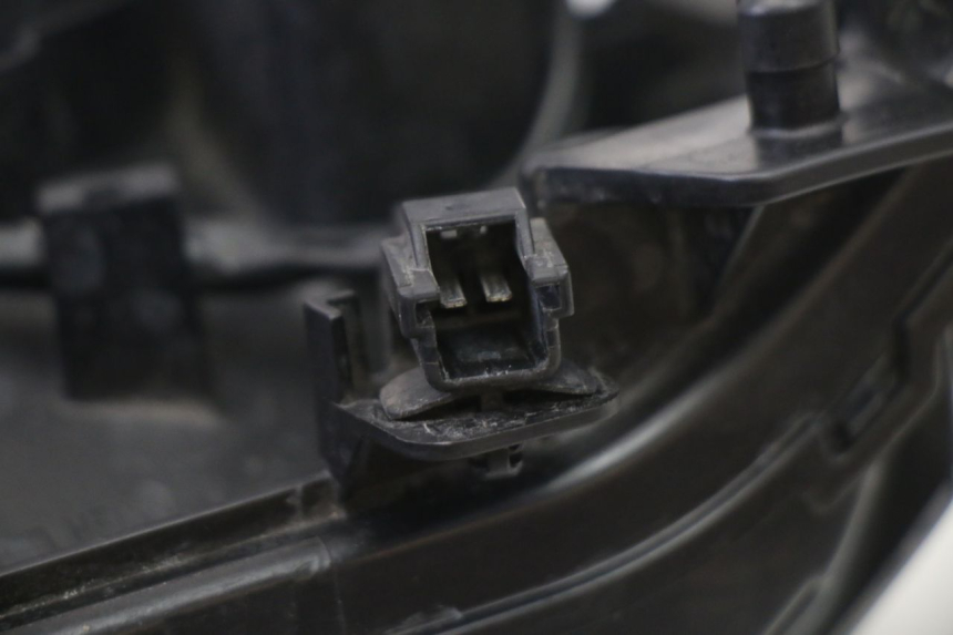 photo de FARO DELANTERO SUZUKI GSR 750 (2011 - 2017)