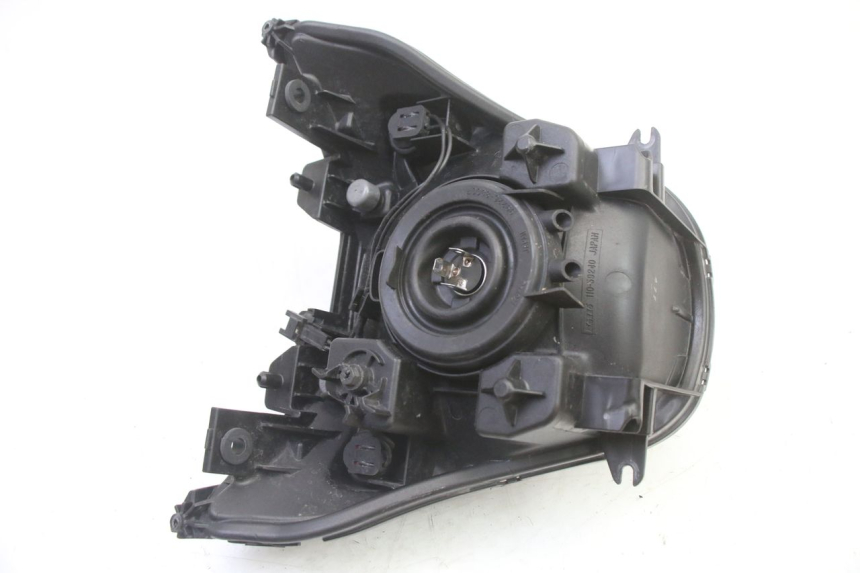 photo de FARO DELANTERO SUZUKI GSR 750 (2011 - 2017)
