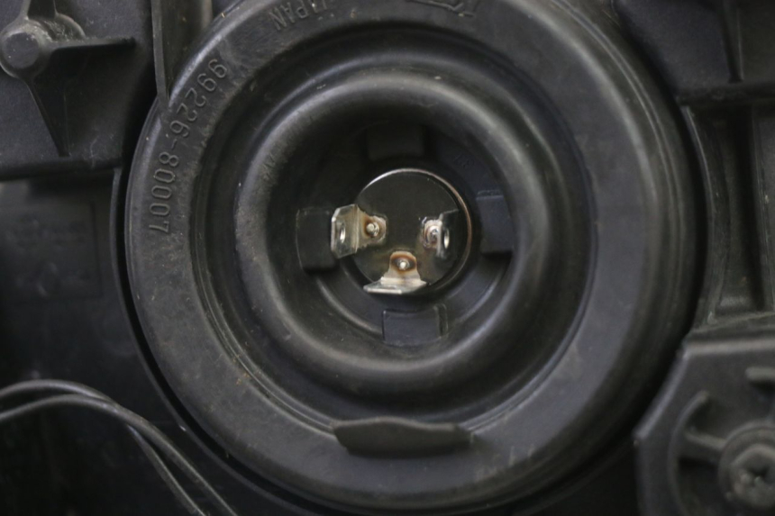 photo de FARO DELANTERO SUZUKI GSR 750 (2011 - 2017)