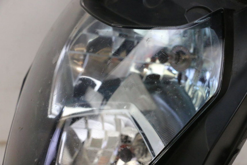 photo de FARO DELANTERO SUZUKI GSXR GSX-R 1000 (2003 - 2004) - Primer plano de alta resolución