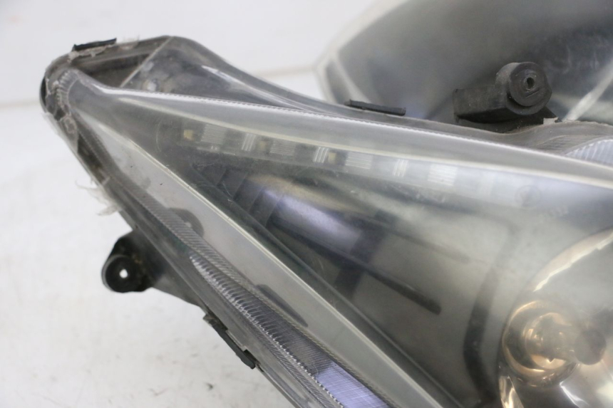 photo de FARO DELANTERO JM MOTORS GTS 125 (2015 - 2019) - Zoom sobre los componentes
