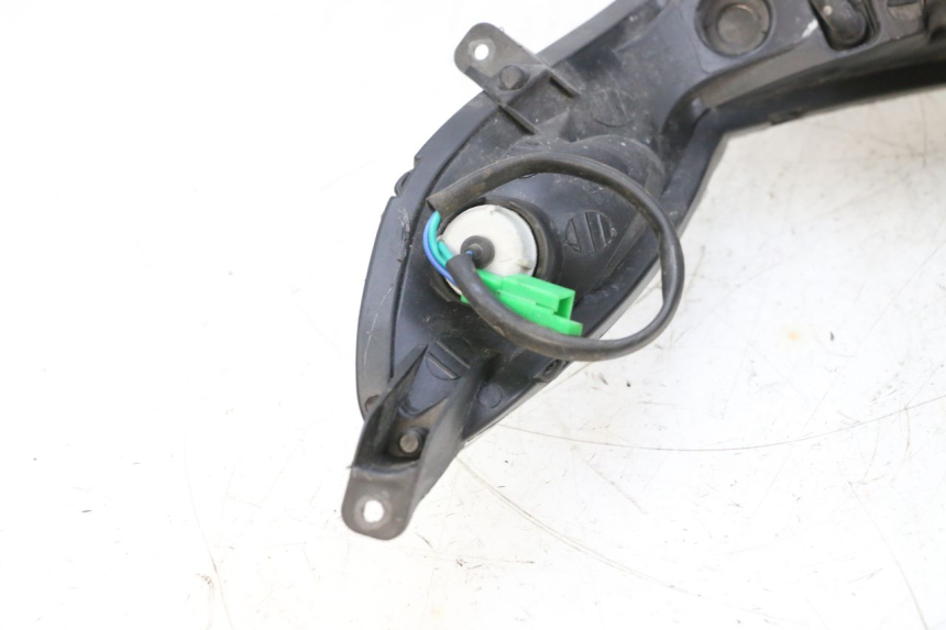 photo de FARO DELANTERO PEUGEOT KISBEE 2T 50 (2010 - 2017) - Detalles de los puntos de fijación