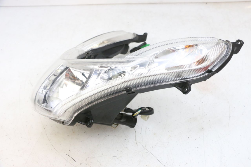 photo de FARO DELANTERO PEUGEOT KISBEE 4T 50 (2010 - 2017) - Características distintivas