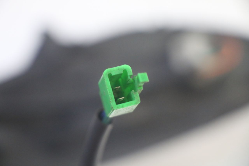 photo de FARO DELANTERO PEUGEOT KISBEE 4T 50 (2018 - 2022) - Características distintivas