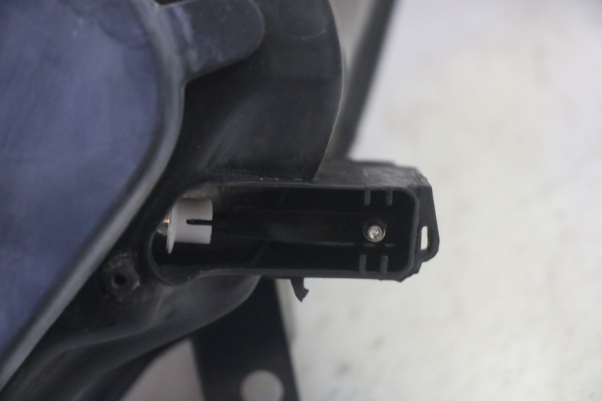 photo de FARO DELANTERO PIAGGIO MP3 500 (2016 - 2018) - Estado de la superficie y material