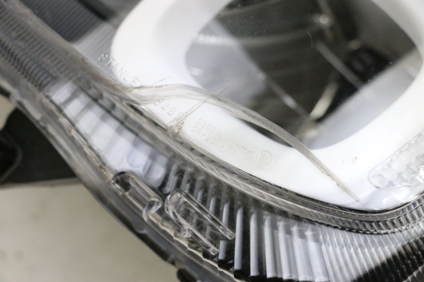 photo de FARO DELANTERO YAMAHA NEO'S CORE 1 (2022 - 2026) - Estado de la superficie y material