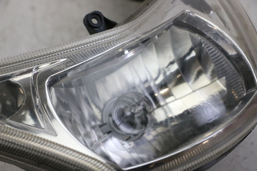 photo de FARO DELANTERO PEUGEOT KISBEE 4T 50 (2018 - 2022)