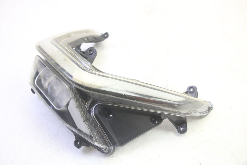 photo de FARO DELANTERO JM MOTORS SANTANA EVO 50 (2024 - 2026) - Estado de la superficie y material