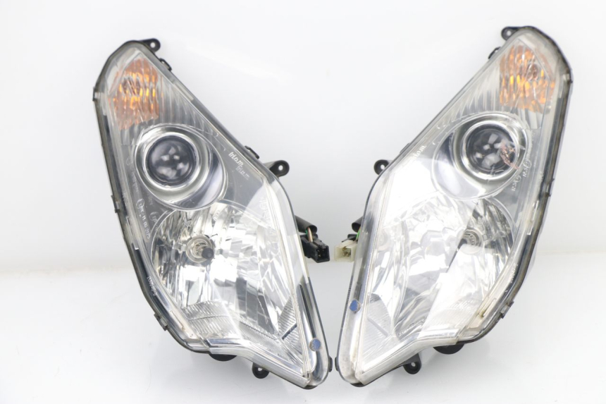 photo de FARO DELANTERO PEUGEOT SATELIS COMPRESSOR K15 125 (2006 - 2009)