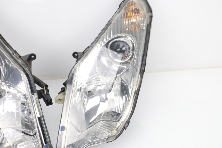 photo de FARO DELANTERO PEUGEOT SATELIS COMPRESSOR K15 125 (2006 - 2009)