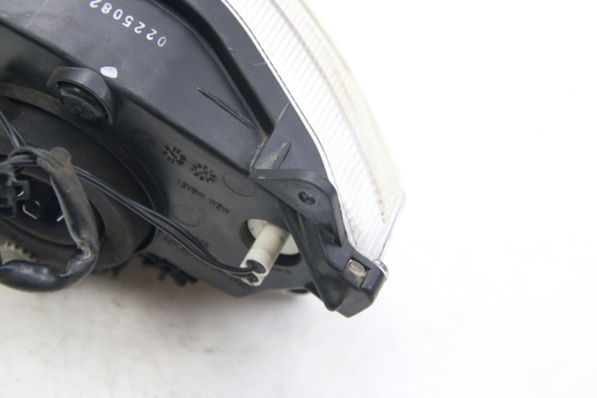 photo de FARO DELANTERO SUZUKI SIXTEEN 125 (2008 - 2010)