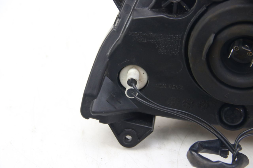 photo de FARO DELANTERO SUZUKI SIXTEEN 125 (2008 - 2010)