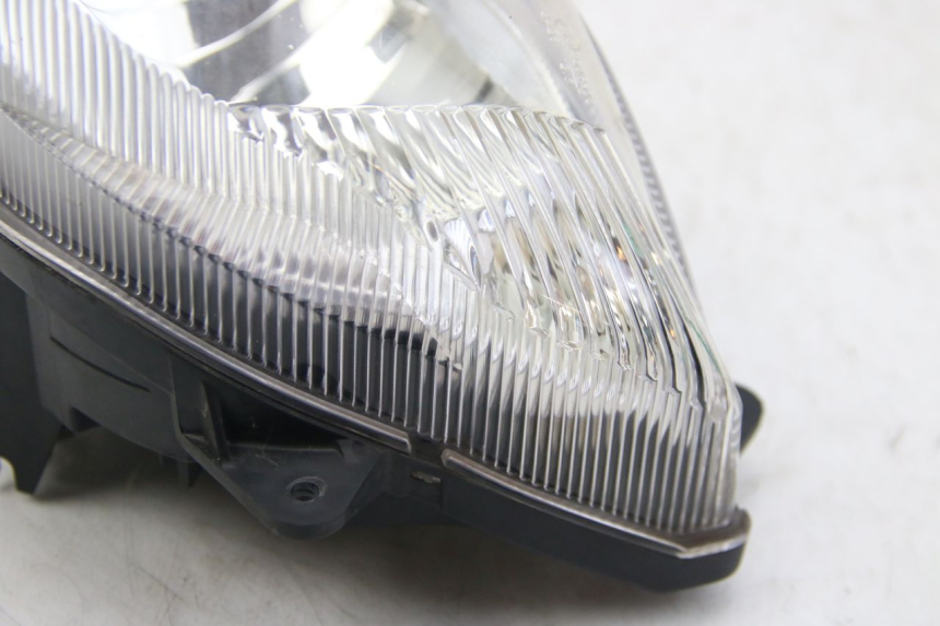 photo de FARO DELANTERO SUZUKI SIXTEEN 125 (2008 - 2010)