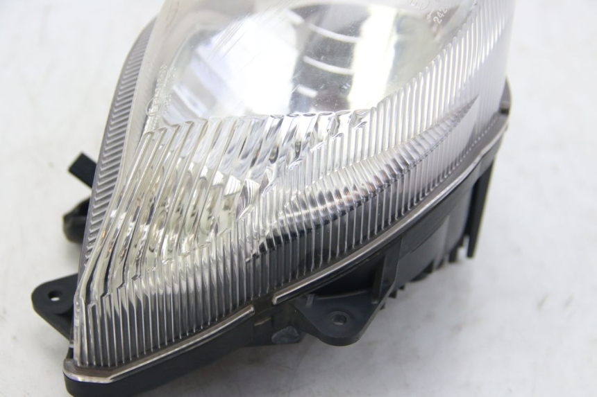 photo de FARO DELANTERO SUZUKI SIXTEEN 125 (2008 - 2010)