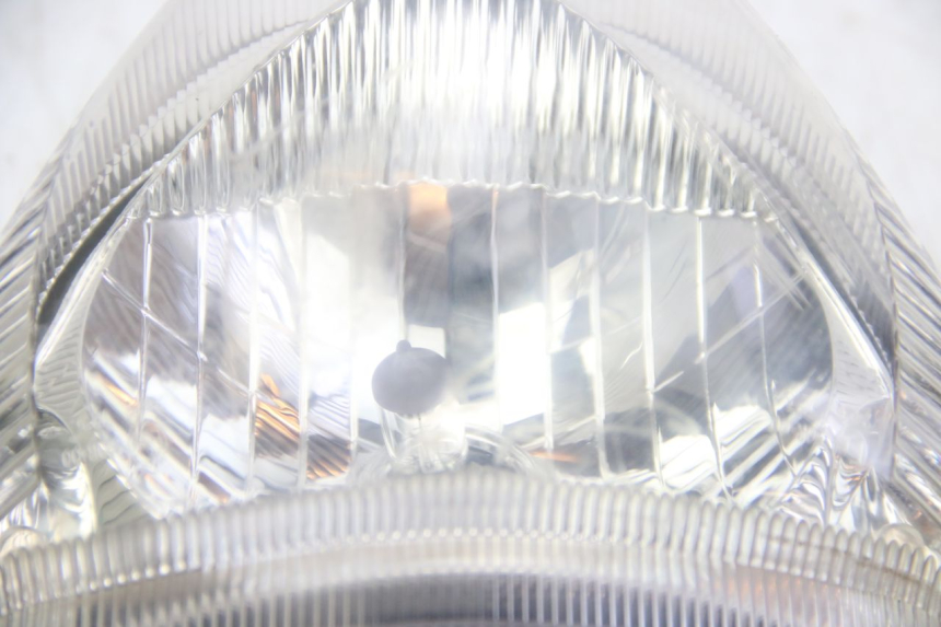 photo de FARO DELANTERO SUZUKI SIXTEEN 125 (2008 - 2010)