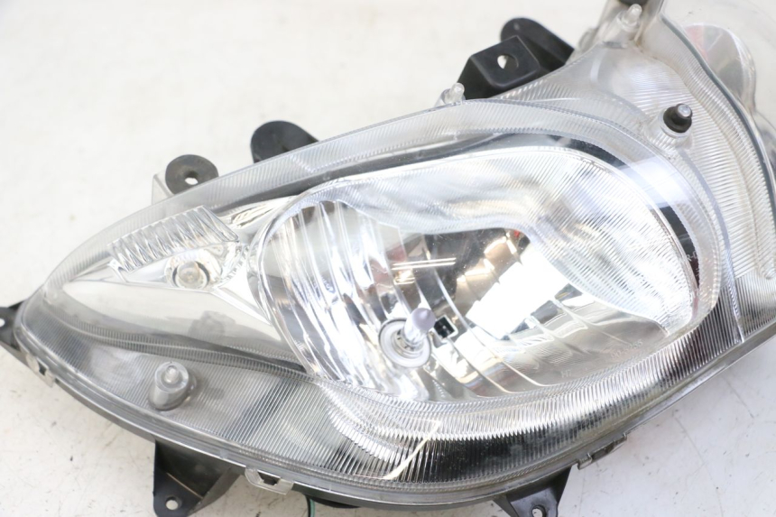 photo de FARO DELANTERO SUZUKI BURGMAN 125 (2018 - 2021)