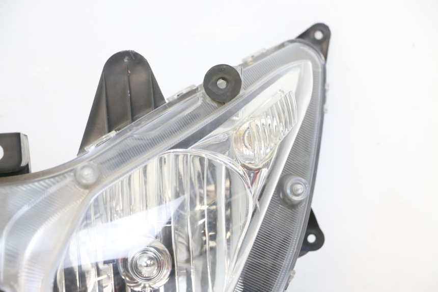 photo de FARO DELANTERO SUZUKI BURGMAN 125 (2018 - 2021)