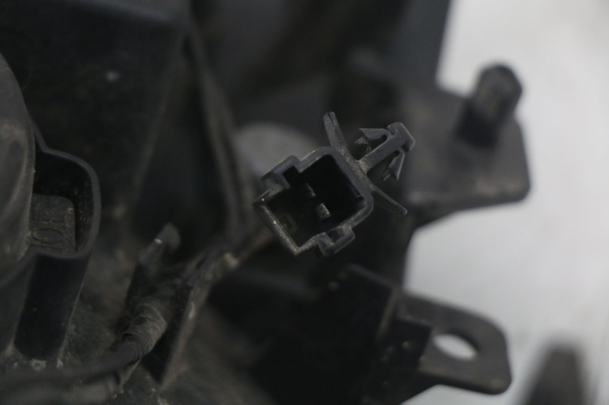 photo de FARO DELANTERO SUZUKI GSR 750 (2011 - 2017)