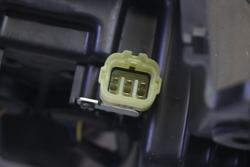 photo de FARO DELANTERO YAMAHA TRICITY 300 (2020 - 2024) - Zoom sobre los componentes