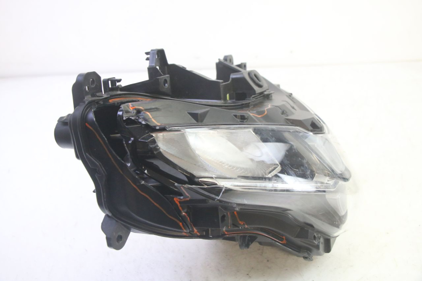 photo de FARO DELANTERO YAMAHA TRICITY 300 (2020 - 2024) - Zoom estado de uso