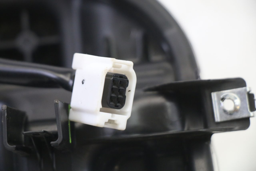 photo de FARO DELANTERO YAMAHA XMAX X-MAX 125 (2021 - 2025)