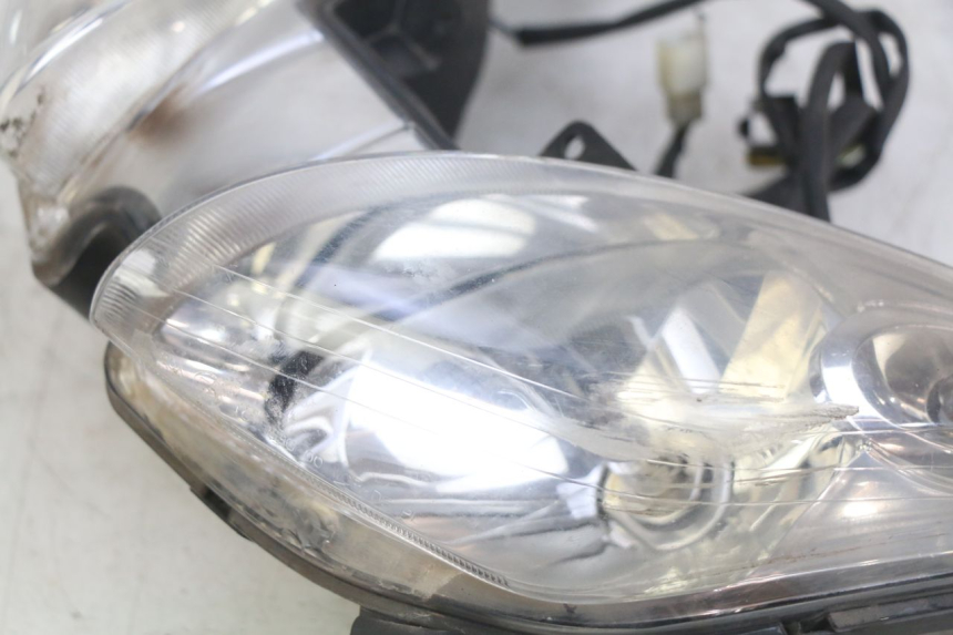 photo de FARO DELANTERO YAMAHA XMAX X-MAX 125 (2006 - 2009)