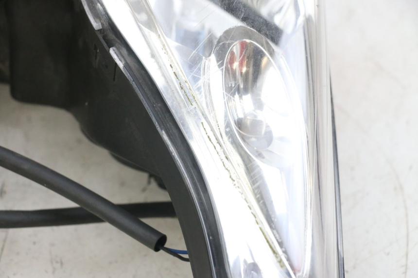 photo de FARO DELANTERO YAMAHA XMAX X-MAX 125 (2006 - 2009)