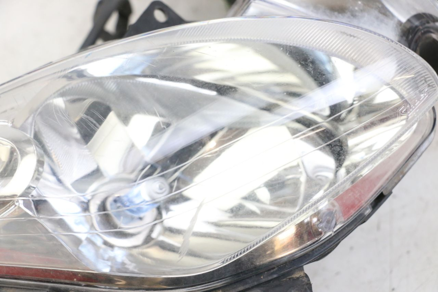 photo de FARO DELANTERO YAMAHA XMAX X-MAX 125 (2006 - 2009)