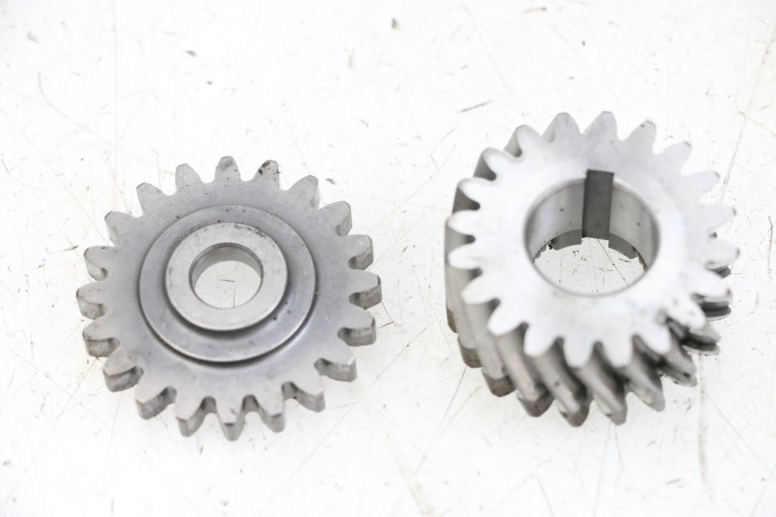 photo de ENGRANAJE TRANSMISIÓN HYOSUNG GV AQUILA 125 (2000 - 2004) - Detalle de la pieza