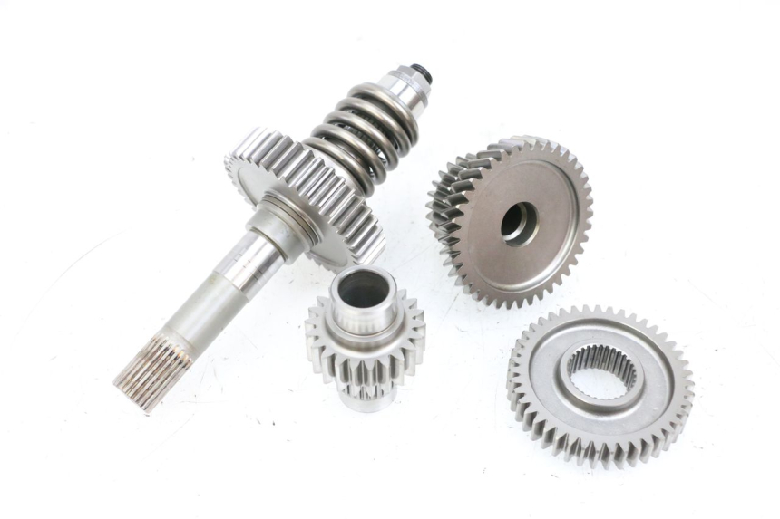 photo de ENGRANAJE TRANSMISIÓN SUZUKI BURGMAN EXECUTIVE ABS 650 (2006 - 2012) - Primer plano técnico