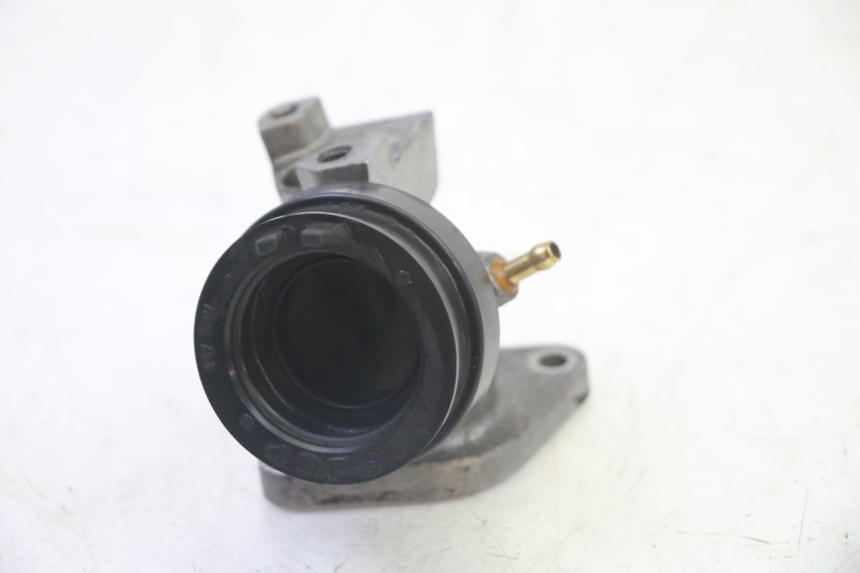 photo de TUBO DE ADMISIÓN SUZUKI BURGMAN 125 (2007 - 2014)