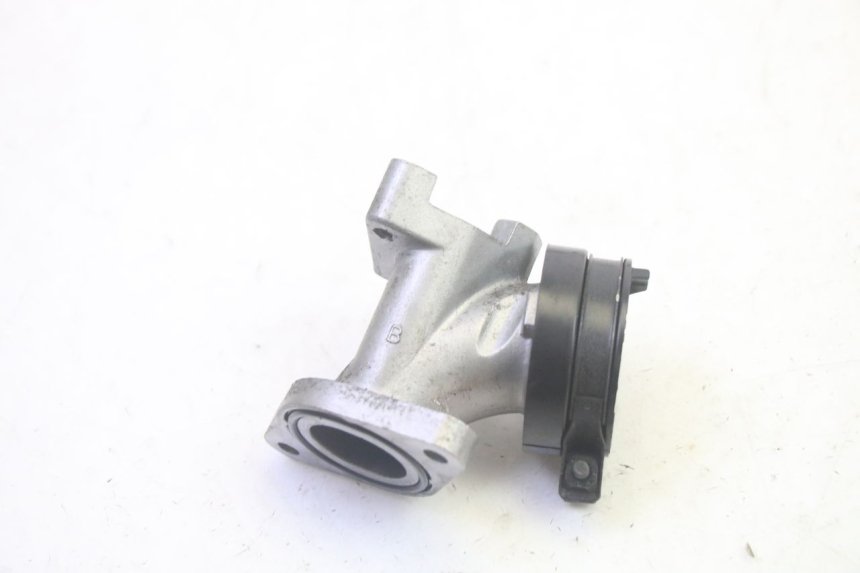 photo de TUBO DE ADMISIÓN SUZUKI BURGMAN 125 (2007 - 2014) - Primer plano técnico